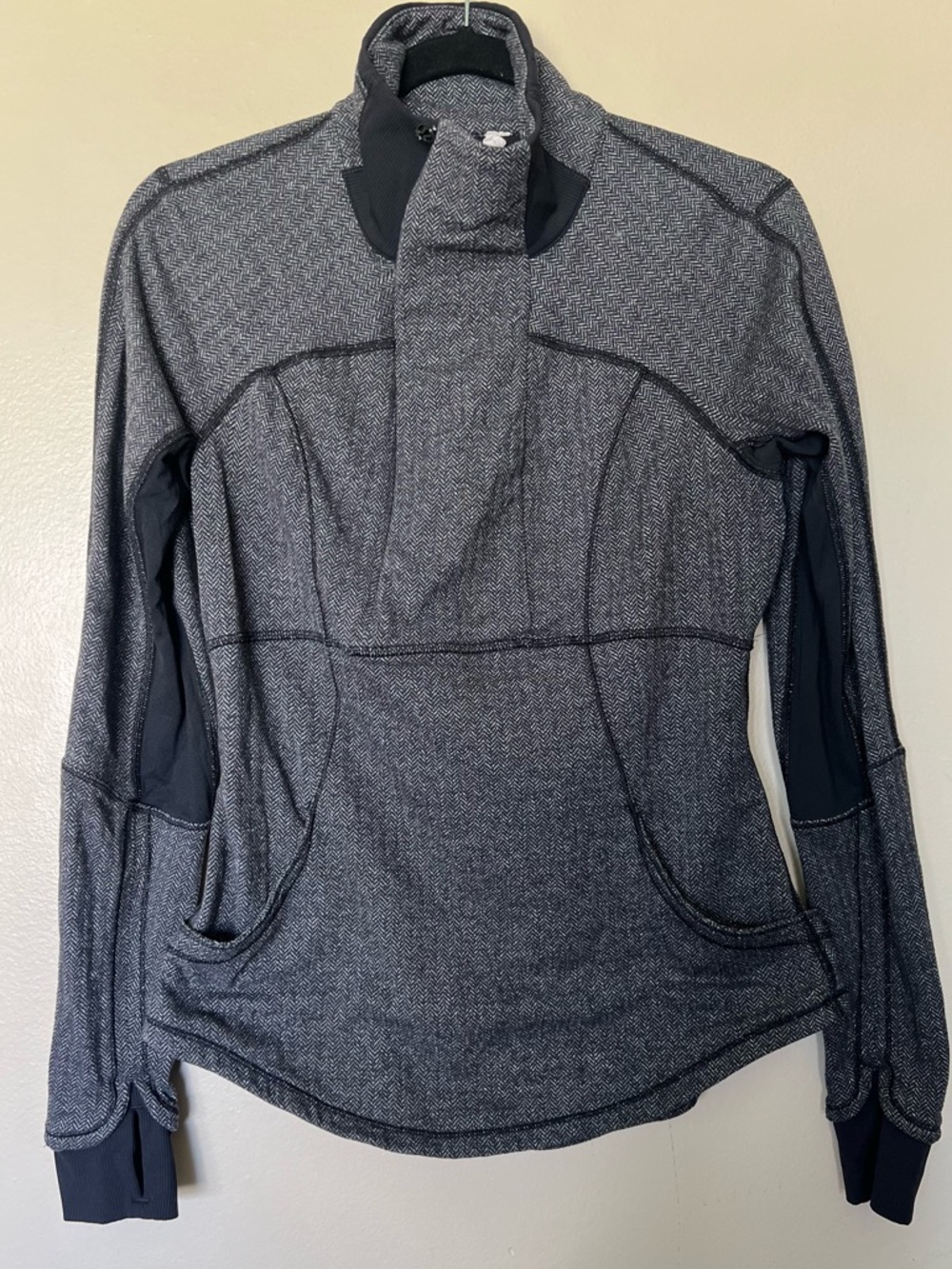 lululemon athletica Black and Heather Gray 1/2 Zip Athletic Top w/ Front Pocket